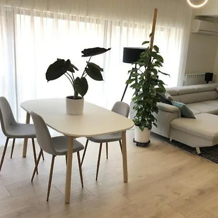 Apartamentul 2 Emil *